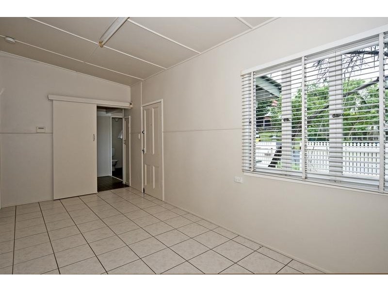 18A Clay Street, Ipswich QLD 4305