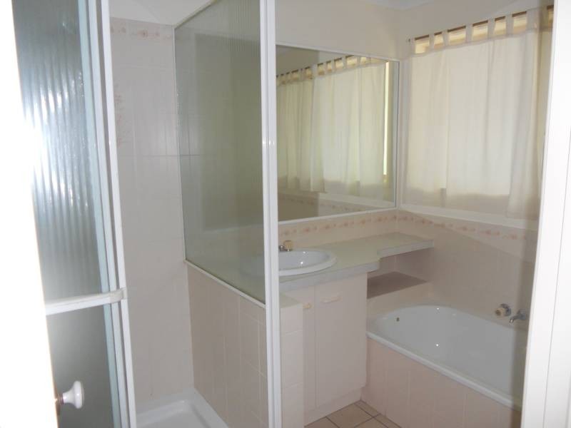 1/117b Pine Mountain Road, Brassall QLD 4305