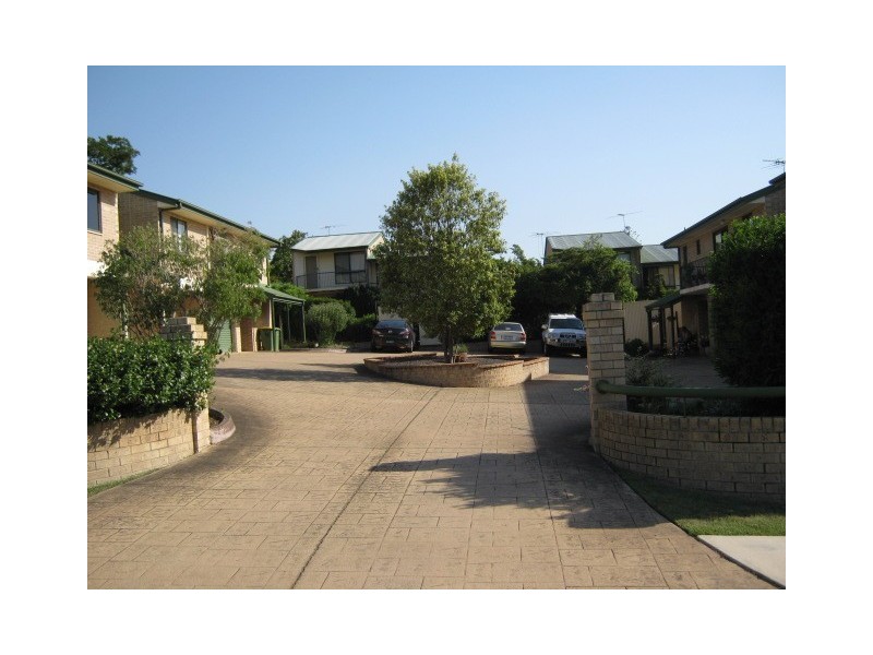 8/4 Mary Street, Bundamba QLD 4304