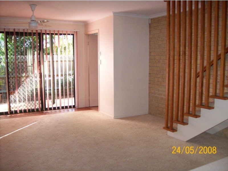 8/4 Mary Street, Bundamba QLD 4304