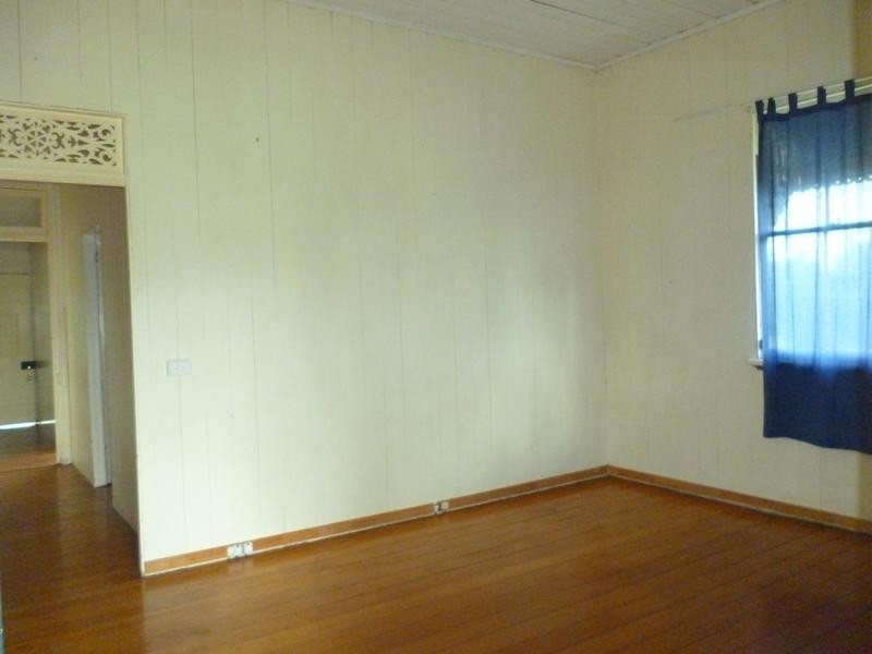 32 Hill Street, North Ipswich QLD 4305