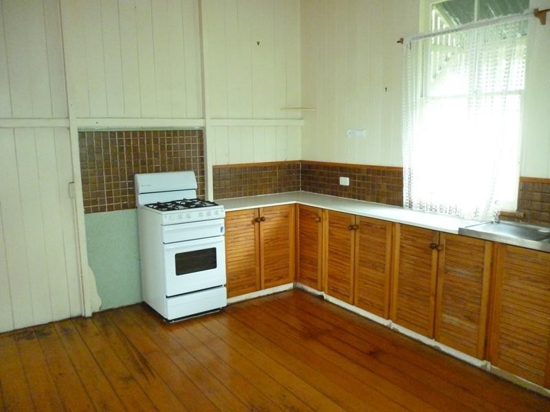 32 Hill Street, North Ipswich QLD 4305