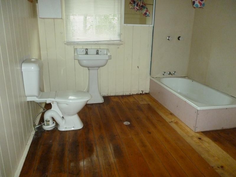 32 Hill Street, North Ipswich QLD 4305