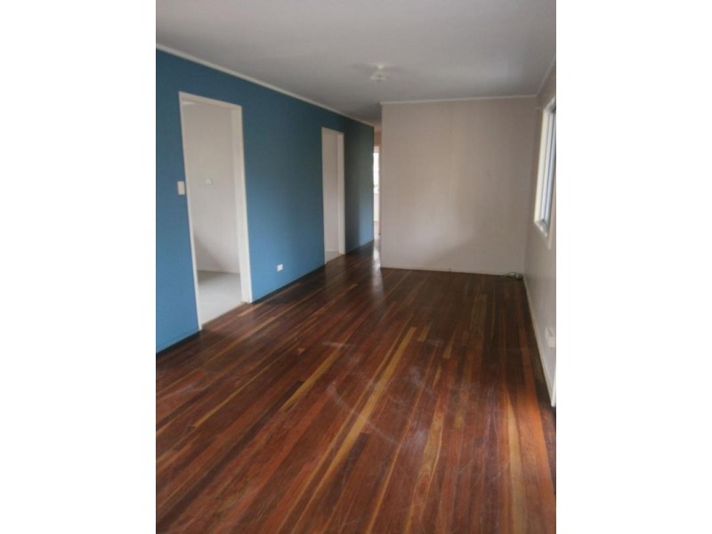 27 Sean Street, Riverview QLD 4303