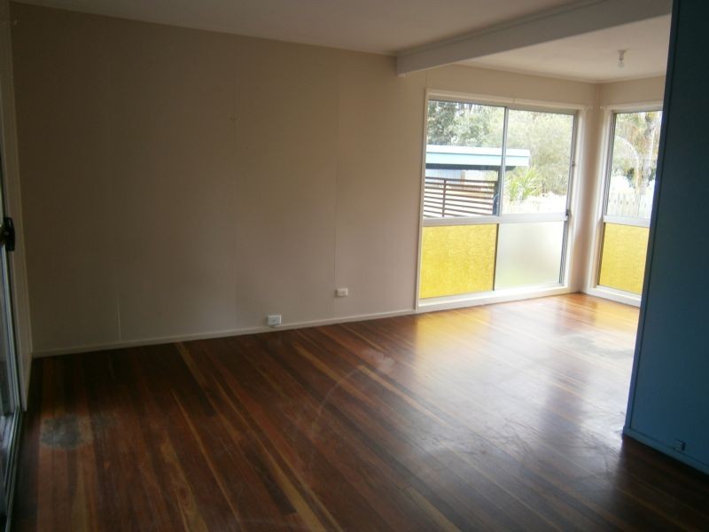 27 Sean Street, Riverview QLD 4303