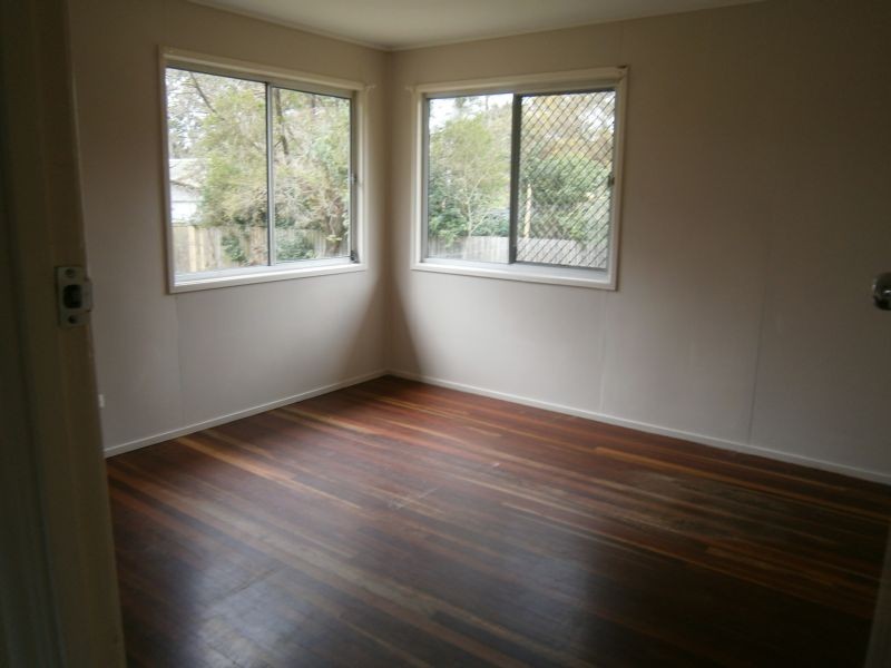 27 Sean Street, Riverview QLD 4303