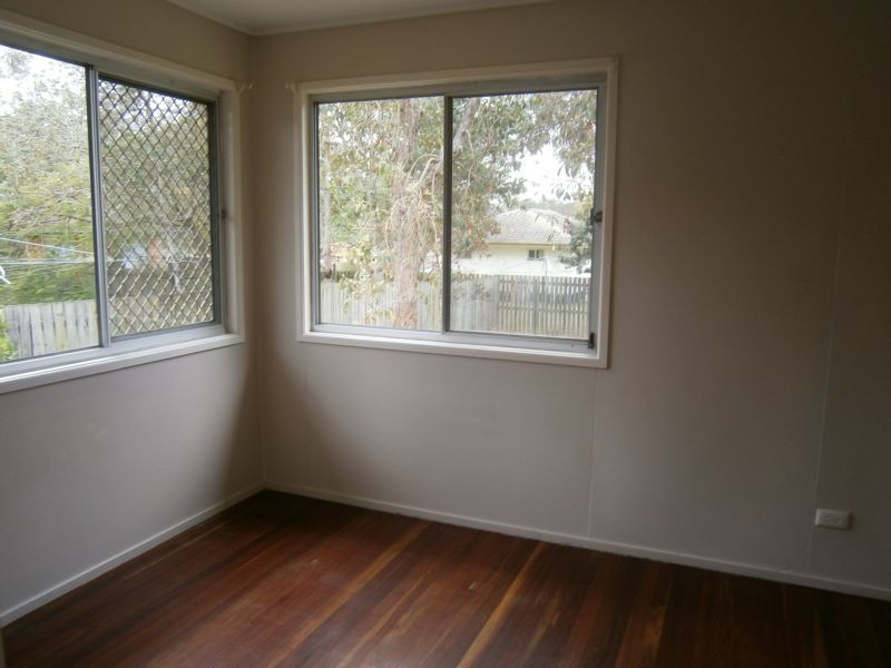 27 Sean Street, Riverview QLD 4303