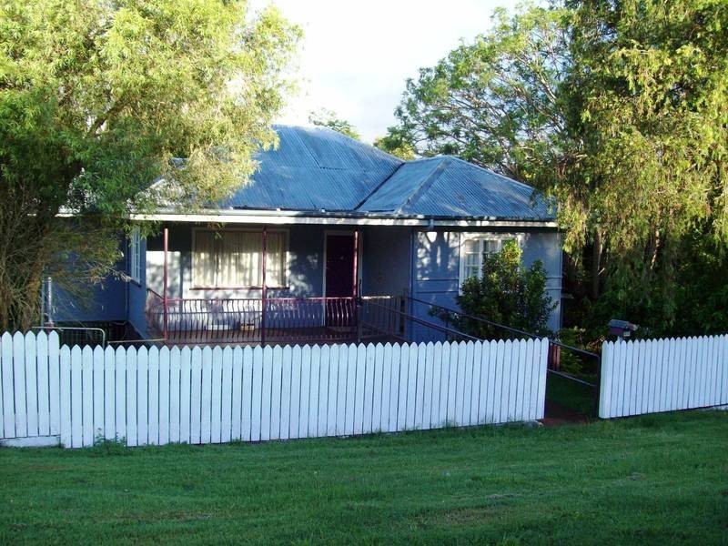 1 Nathan Street, East Ipswich QLD 4305