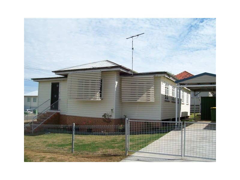 37 Hamilton Street, Booval QLD 4304