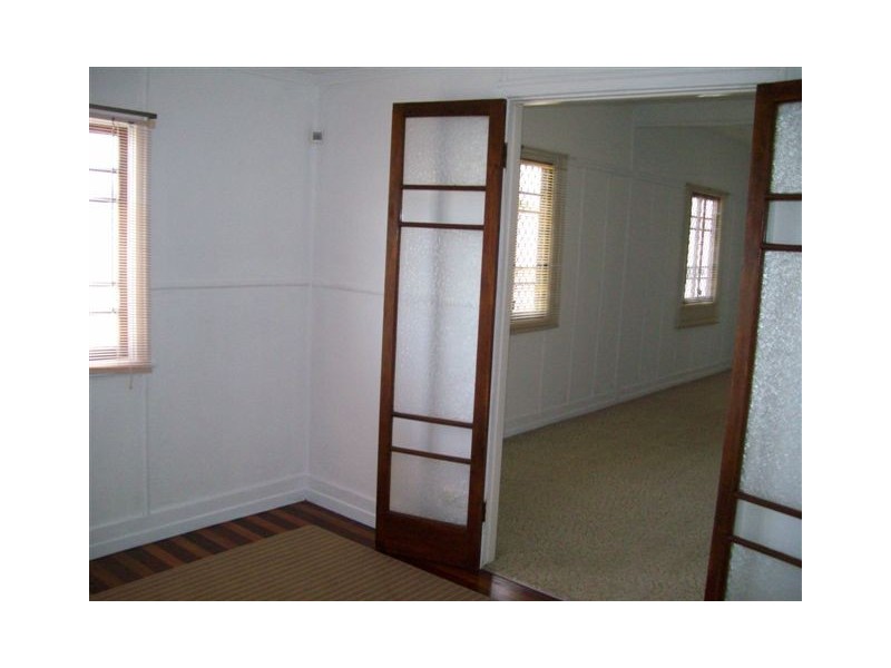 37 Hamilton Street, Booval QLD 4304