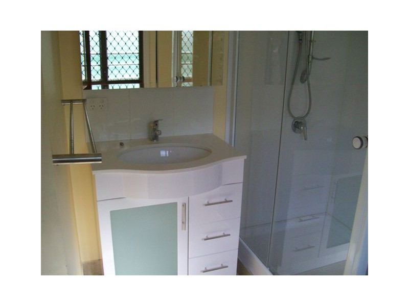 37 Hamilton Street, Booval QLD 4304