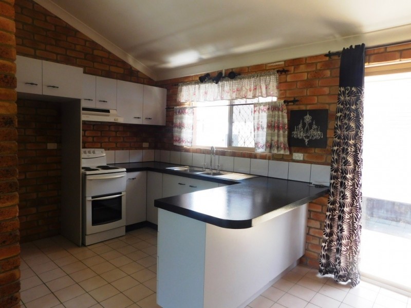 31 Greenway Street, Churchill QLD 4305