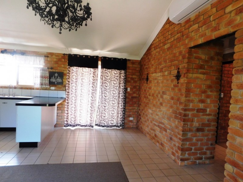 31 Greenway Street, Churchill QLD 4305