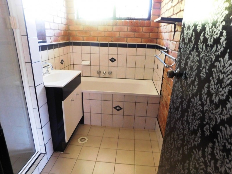 31 Greenway Street, Churchill QLD 4305