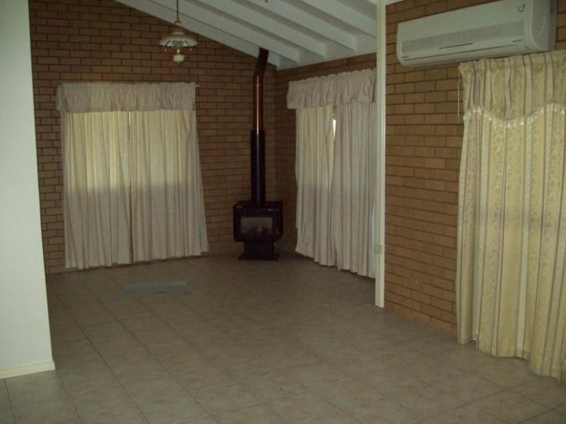 111 Henry Road, Ironbark QLD 4306