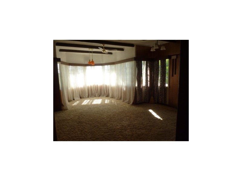 13 Walkers Lane, Booval QLD 4304