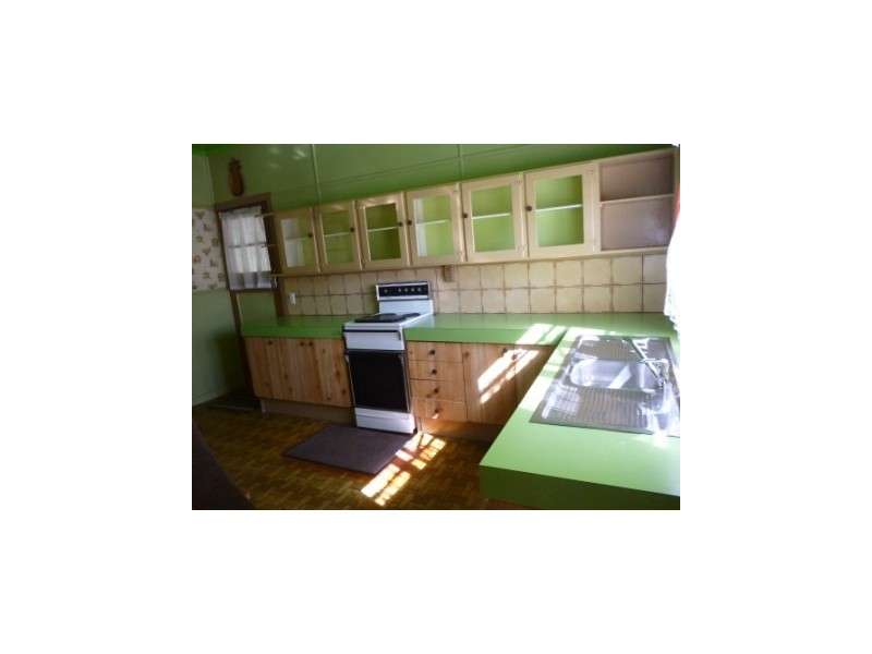 13 Walkers Lane, Booval QLD 4304