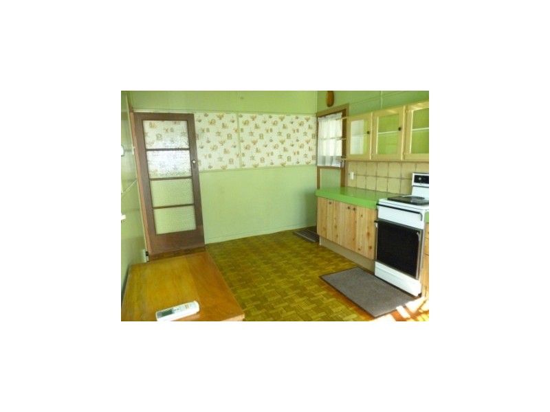 13 Walkers Lane, Booval QLD 4304