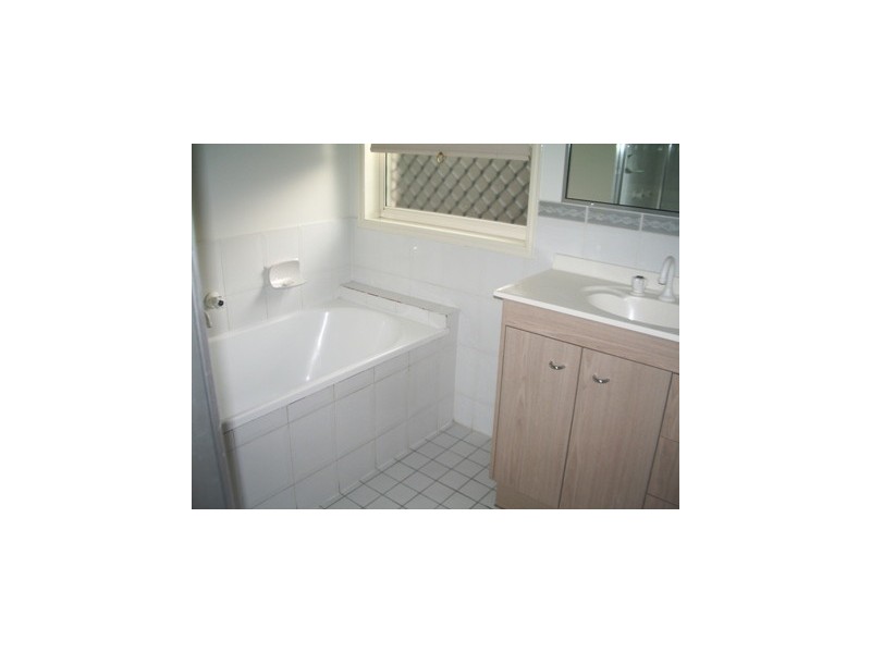 20 Kentia Court, Flinders View QLD 4305