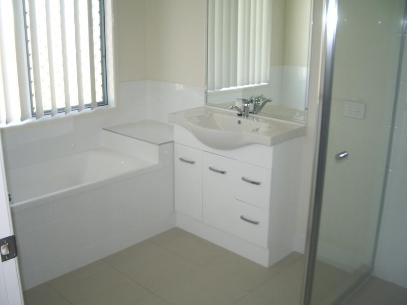 32 Tulip Street, Yamanto QLD 4305