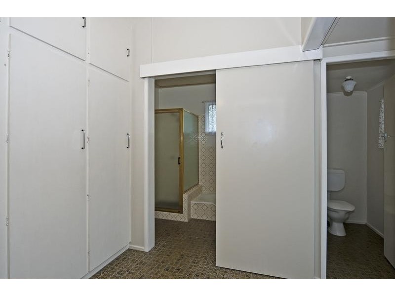 18A Clay Street, Ipswich QLD 4305