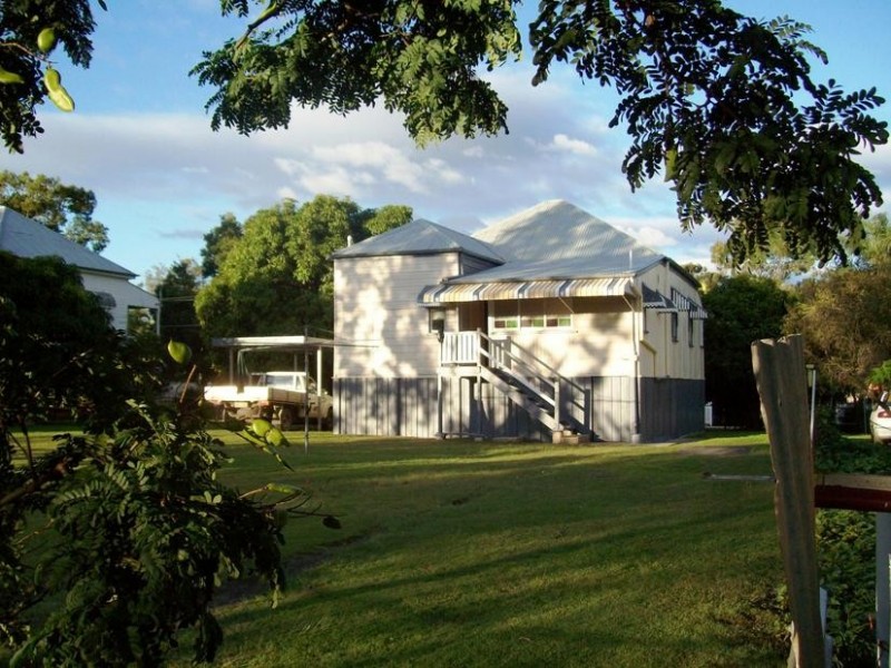 8 Bowen Street, Woodend QLD 4305