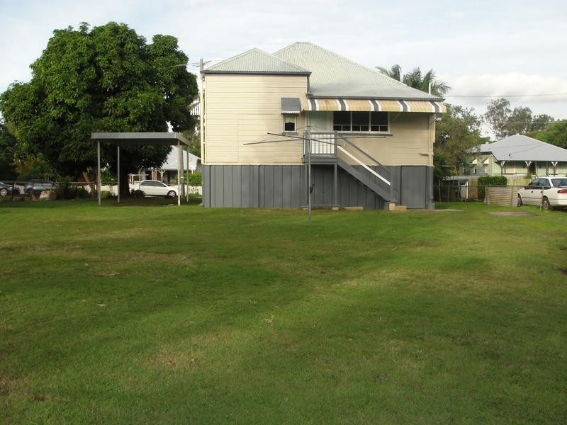 8 Bowen Street, Woodend QLD 4305