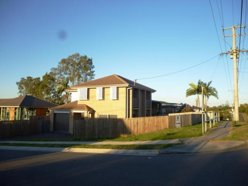 1/2 Gibbs Street, Churchill QLD 4305