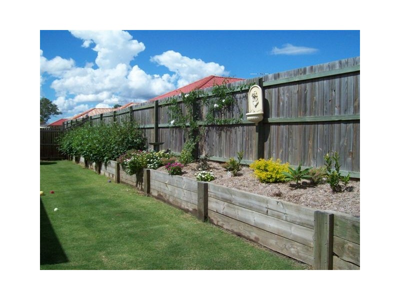 18 Sophie Street, Raceview QLD 4305