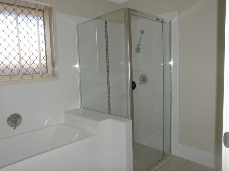 3 Cardin Close, Wulkuraka QLD 4305