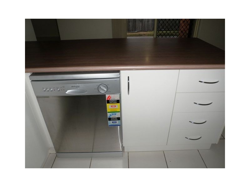 3 Cardin Close, Wulkuraka QLD 4305