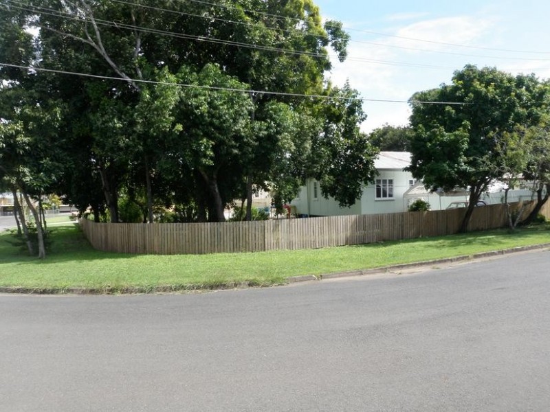 35 Doyle Street, Silkstone QLD 4304