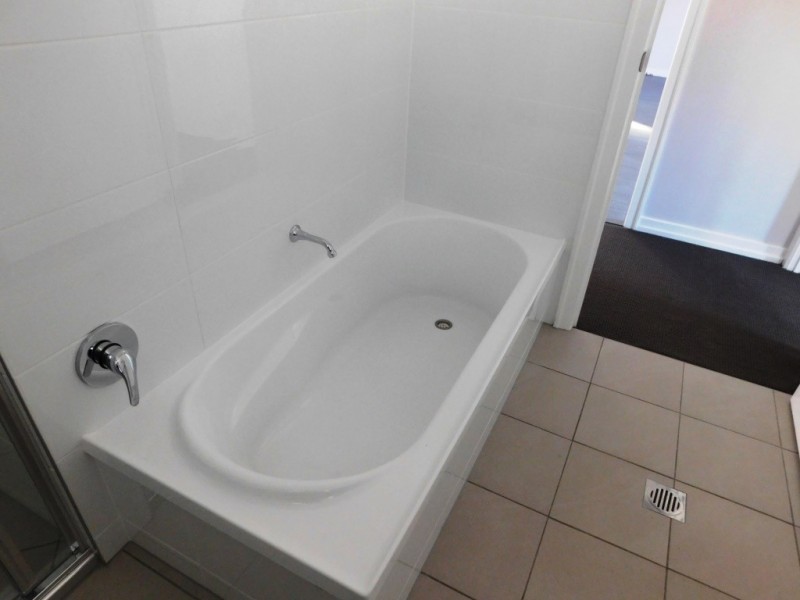 11a Lusitania Street, Newtown QLD 4305