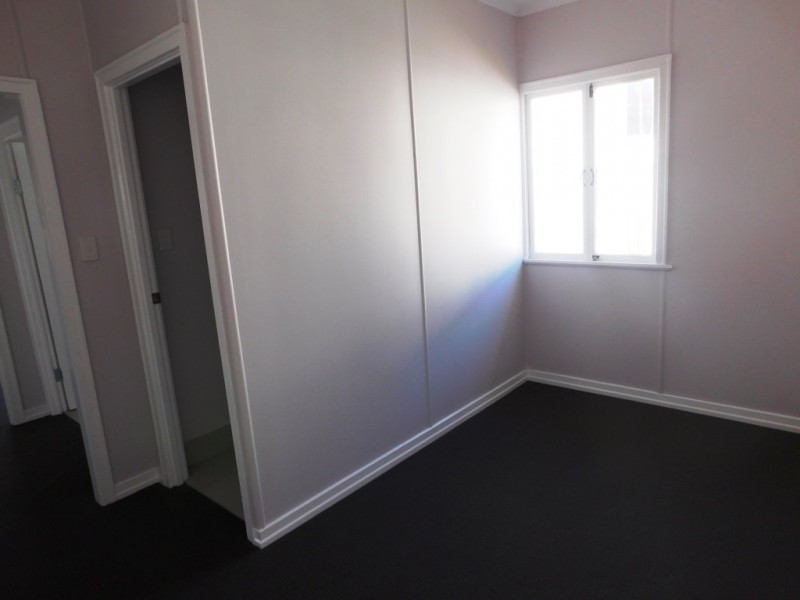 11a Lusitania Street, Newtown QLD 4305