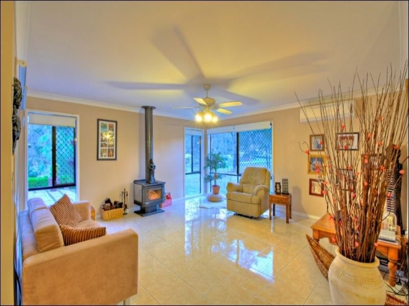 2 Bayley Road, Pine Mountain QLD 4306
