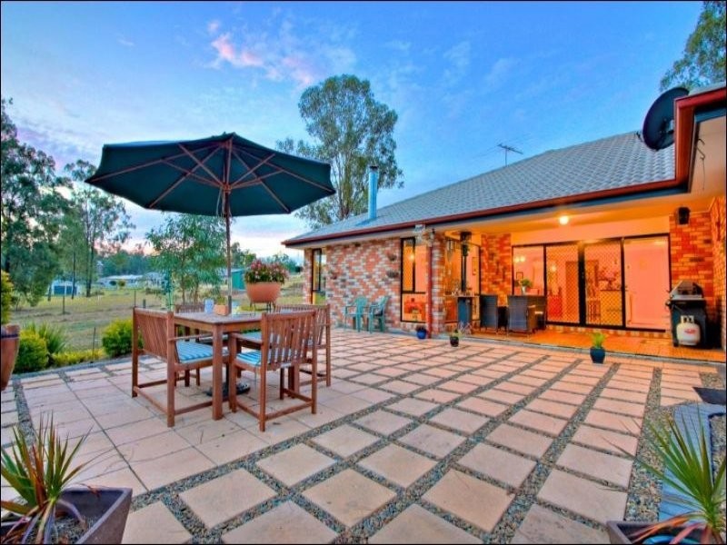 2 Bayley Road, Pine Mountain QLD 4306