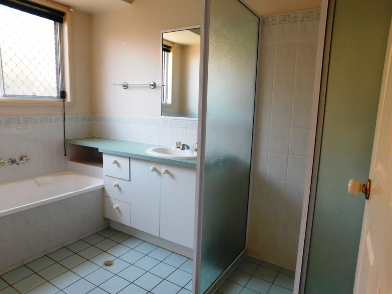 319 South Station Road, Raceview QLD 4305