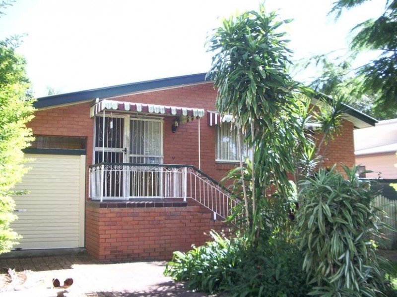 18 Prince Street, Dinmore QLD 4303