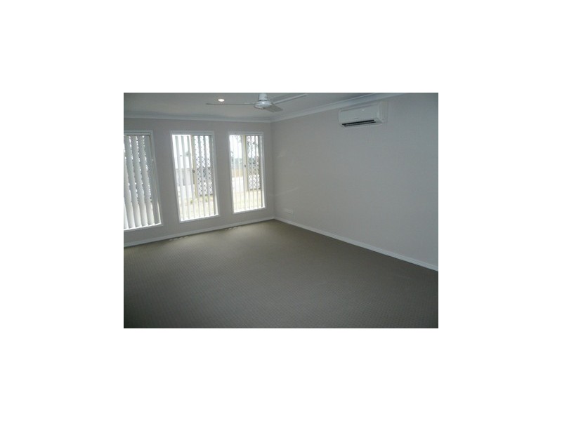 Flinders View QLD 4305