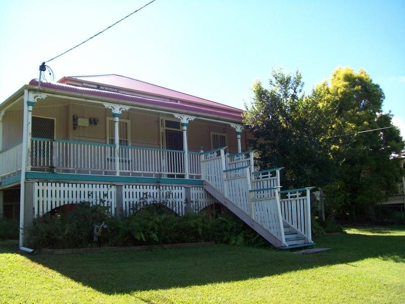 38 Mary Street, Blackstone QLD 4304