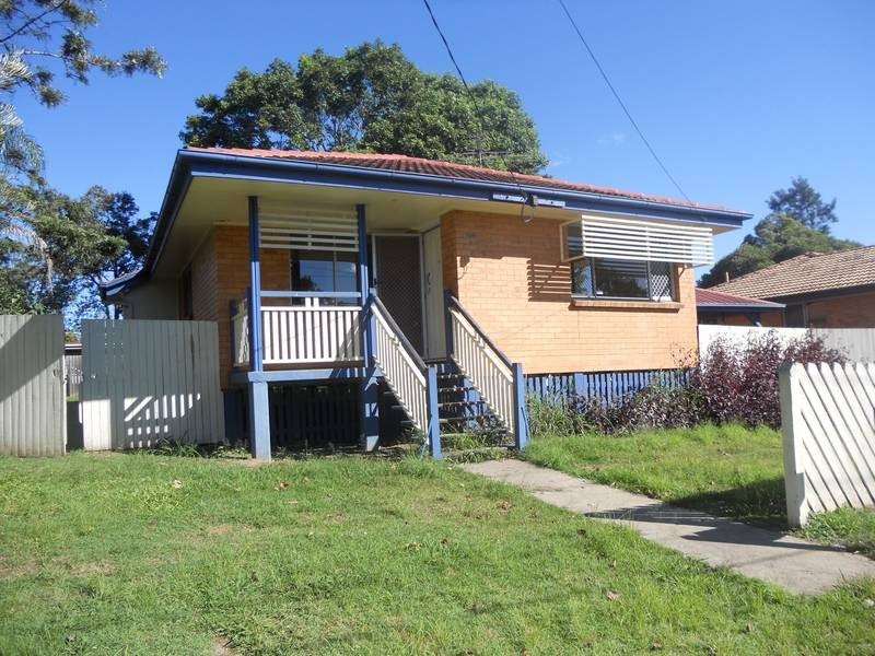 4 Dossie Street, Riverview QLD 4303