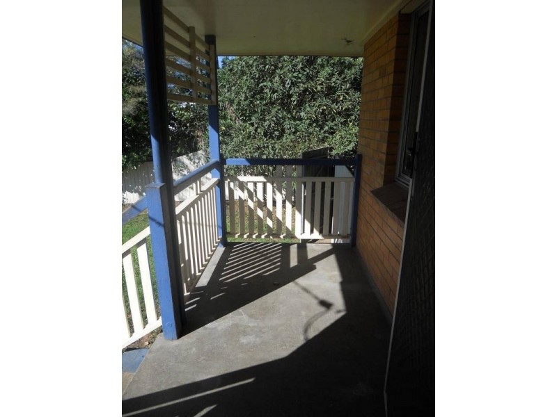 4 Dossie Street, Riverview QLD 4303