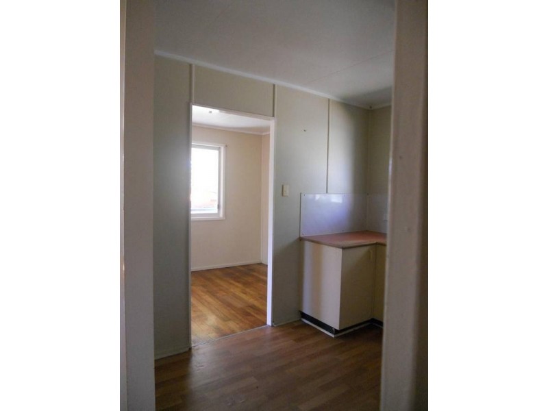 4 Dossie Street, Riverview QLD 4303