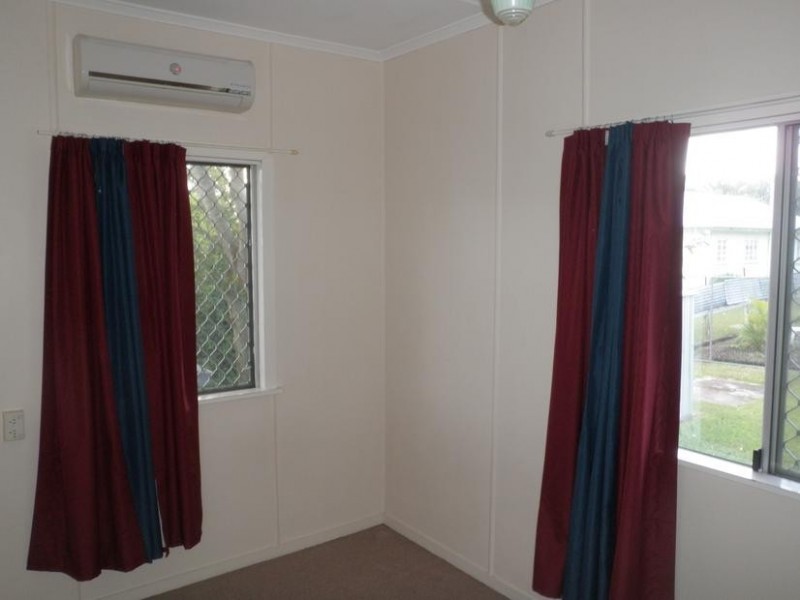 6 Huish Street, Eastern Heights QLD 4305