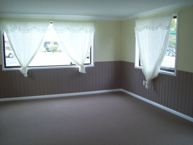 8 Barnes Court, Silkstone QLD 4304