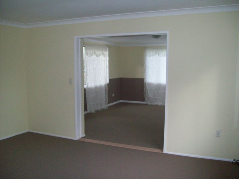 8 Barnes Court, Silkstone QLD 4304