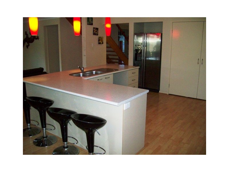 14 Alexandra Close, Flinders View QLD 4305