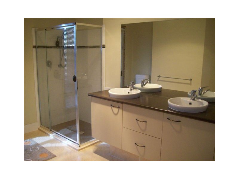 14 Alexandra Close, Flinders View QLD 4305