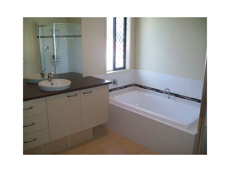 14 Alexandra Close, Flinders View QLD 4305