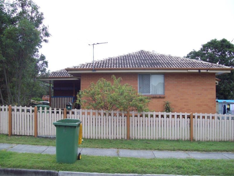 1 Dossie Street, Riverview QLD 4303